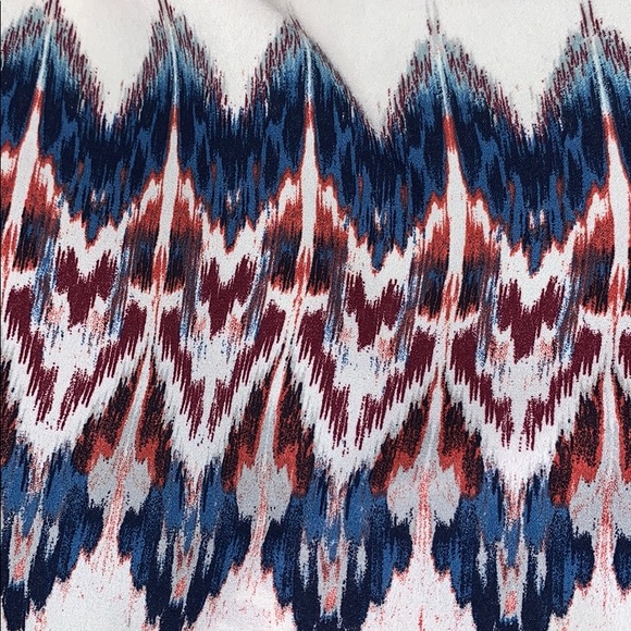 Patterned top - Picture 2 of 3